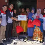 Pertamina Bagikan Sembako Gratis untuk 153 Warga di Makassar Pertamina Bagikan Sembako Gratis untuk 153 Warga di Makassar