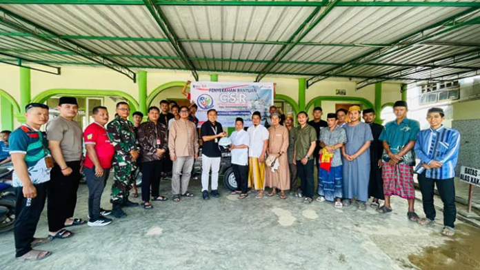 Pertamina Serahkan Motor Tiga Roda untuk Kelola Sampah di Kolaka