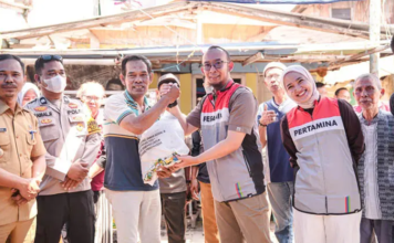 Pertamina Salurkan 2.000 Paket Sembako untuk Warga Prasejahtera di Sulawesi Pertamina Salurkan 2.000 Paket Sembako untuk Warga Prasejahtera di Sulawesi